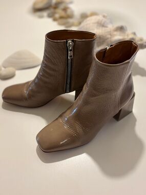 LOQ Spain Ankle Boots Women's EU 40 Taupe Patent Leather Block Heel Zip Booties